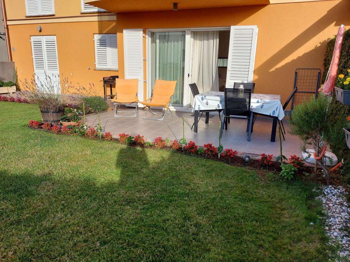 Apartment Lorenzo Помер Екстериор снимка
