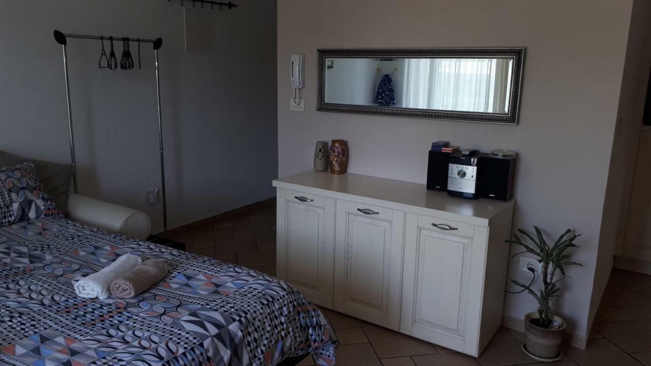 Apartment Lorenzo Помер Екстериор снимка